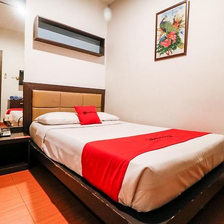 Reddoorz Plus Near Pasar Wisata Pekanbaru Ngoại thất bức ảnh