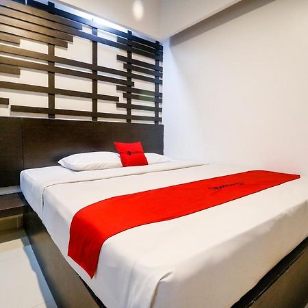 Reddoorz Plus Near Pasar Wisata Pekanbaru Ngoại thất bức ảnh