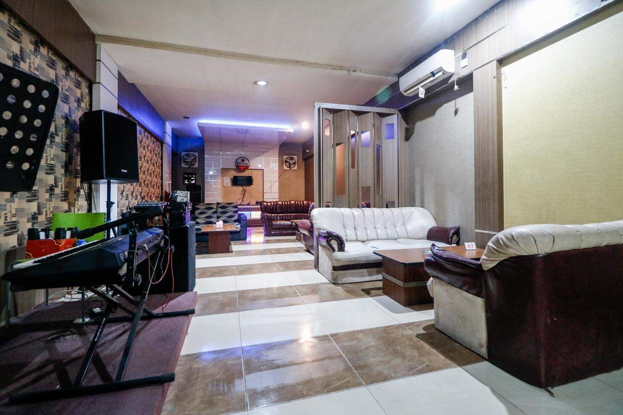 Reddoorz Plus Near Pasar Wisata Pekanbaru Ngoại thất bức ảnh