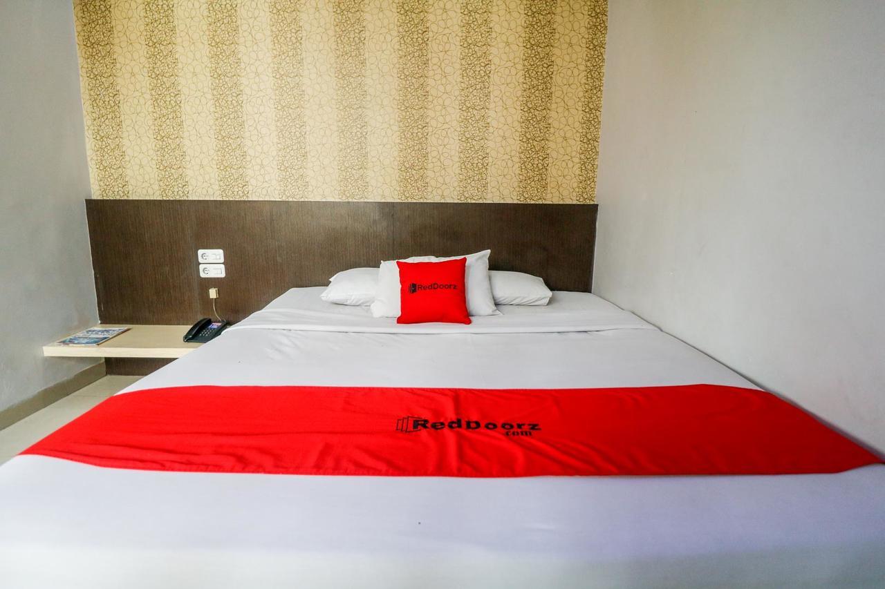 Reddoorz Plus Near Pasar Wisata Pekanbaru Ngoại thất bức ảnh