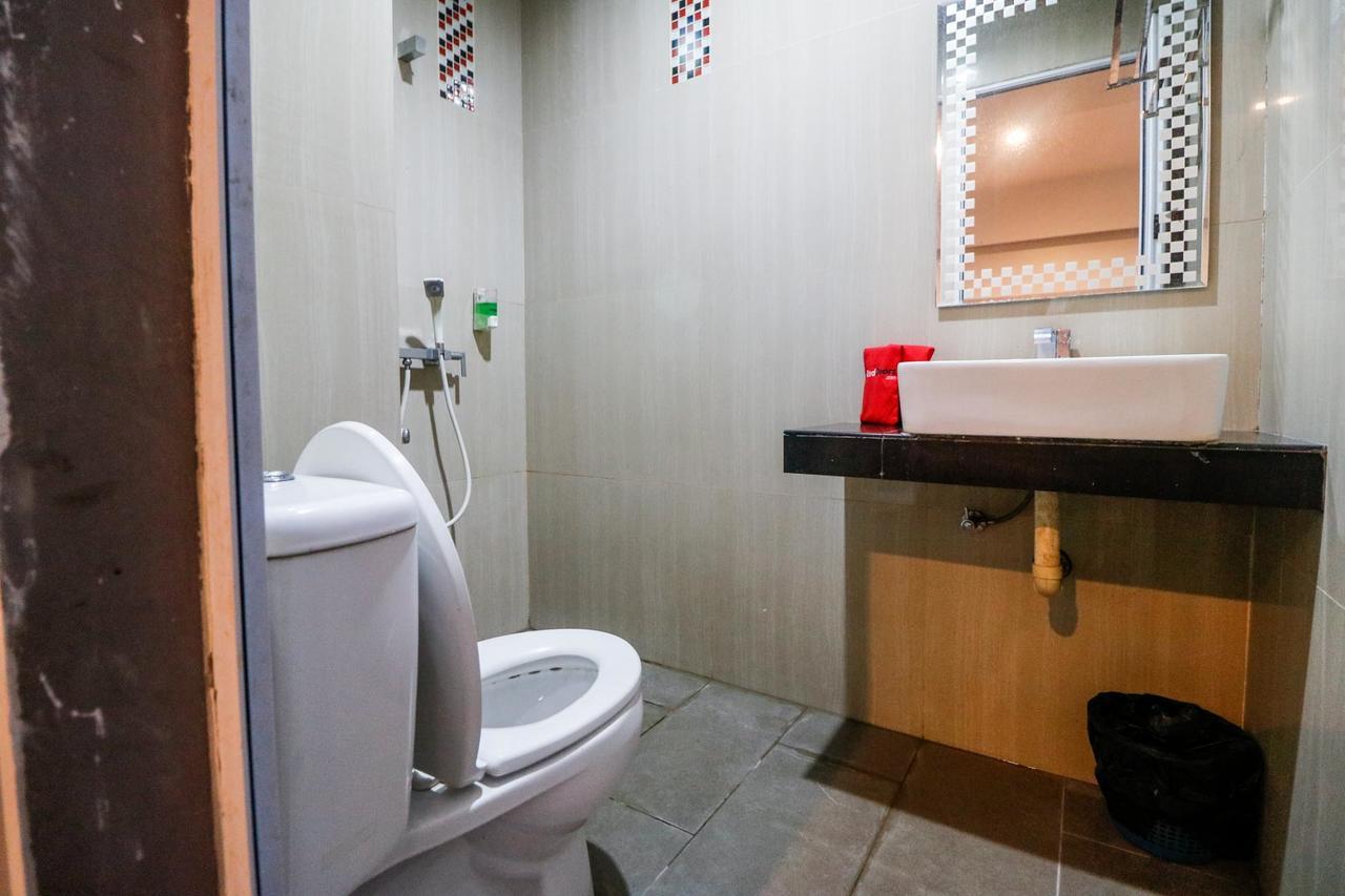 Reddoorz Plus Near Pasar Wisata Pekanbaru Ngoại thất bức ảnh