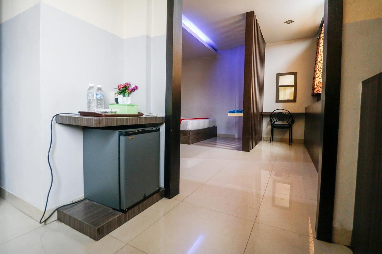 Reddoorz Plus Near Pasar Wisata Pekanbaru Ngoại thất bức ảnh