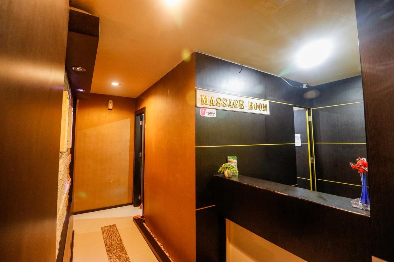 Reddoorz Plus Near Pasar Wisata Pekanbaru Ngoại thất bức ảnh