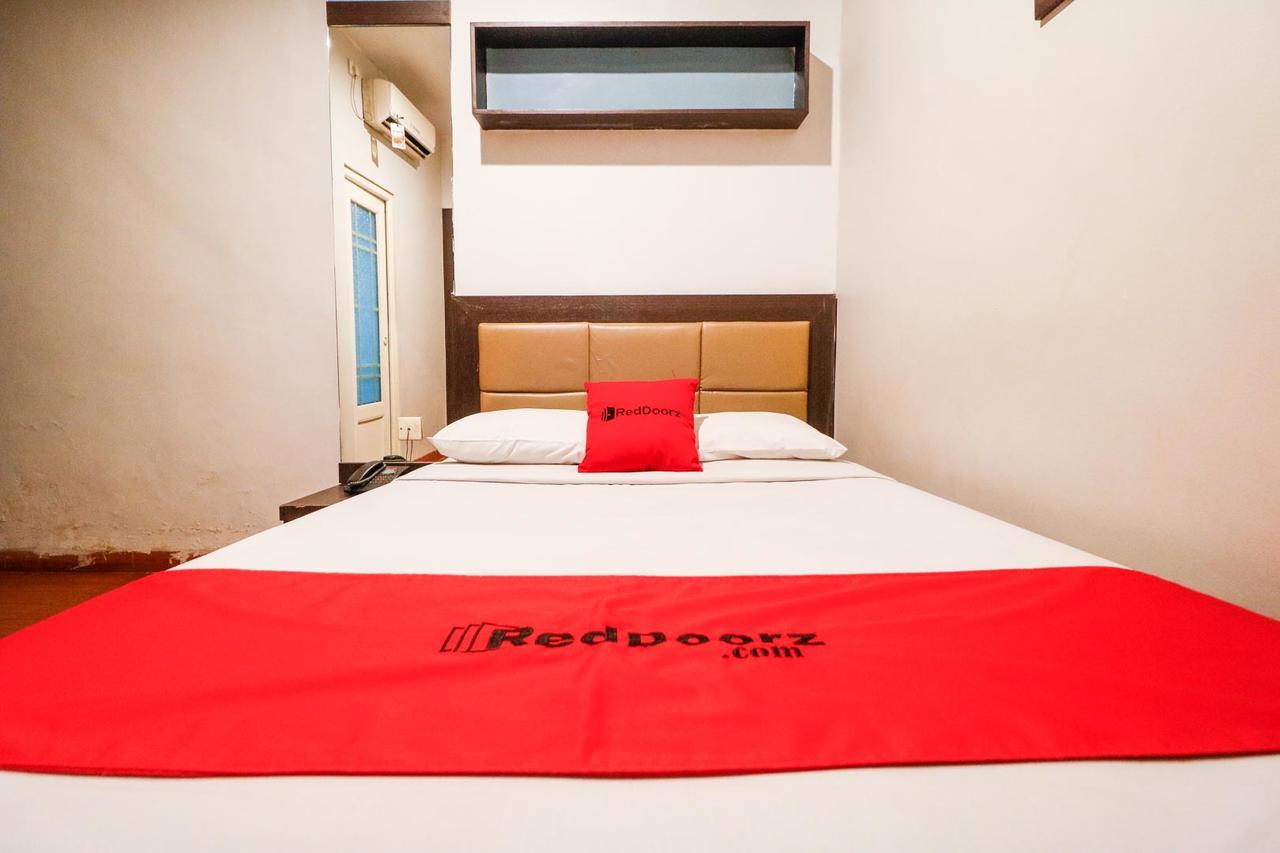 Reddoorz Plus Near Pasar Wisata Pekanbaru Ngoại thất bức ảnh